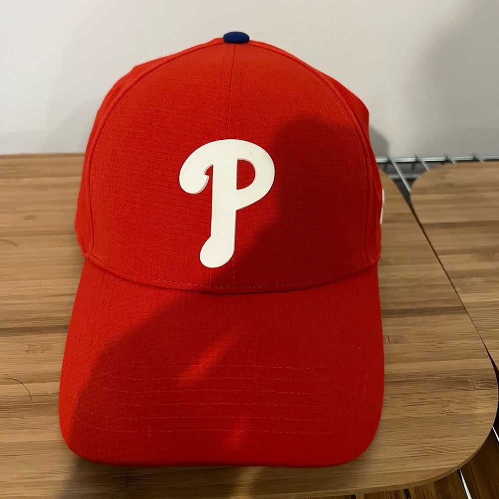 Men's Philadelphia Phillies Under Armour Red MLB Driver Cap 2.0 Adjustable Hat